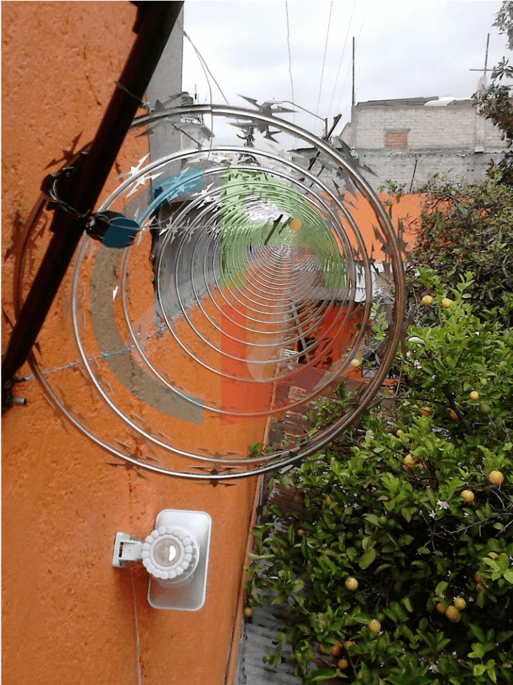 Concertina en cerca industrial